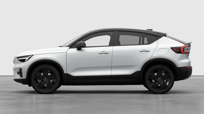 Volvo EC40 185kW Ext Range Ultra Black Edition 82kWh 5dr Auto Electric Estate - Image 2